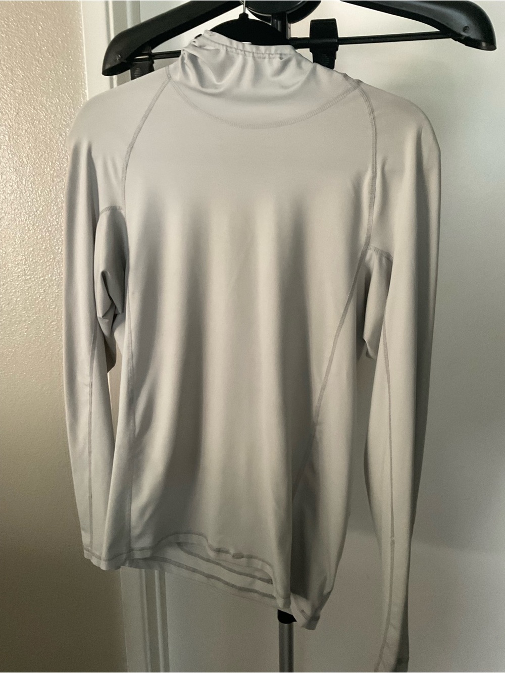 Patagonia Men’s Surf Hoody - Performance Rashguard Sun Hoodie - Size L